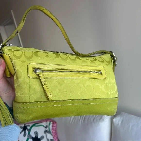 A055-9363 Coach SoHo rare Lime Green Shoulder Bag - Picture 5 of 8